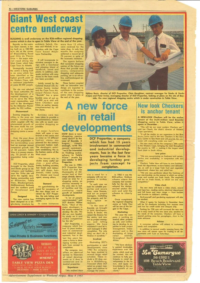 Artists bring unique festive touch to Bayside Mall