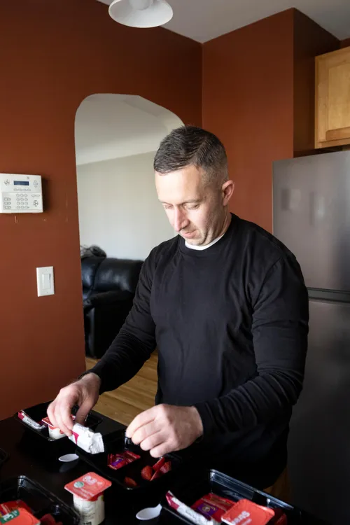 This Airbnb host turns leftovers into meals for people in need