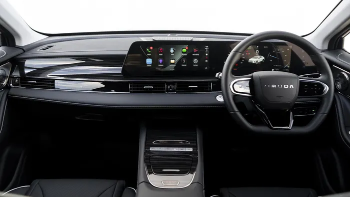 Inside, the C5 SHS features a cleaner layout and improved ergonomics.