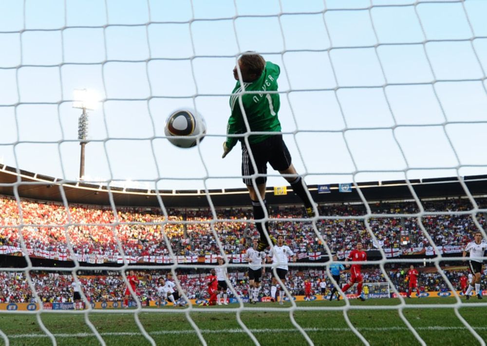 EPL considering goal-line technology
