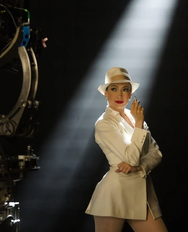 Jennifer Lopez steals the spotlight in 'Kiss of the Spider Woman' trailer