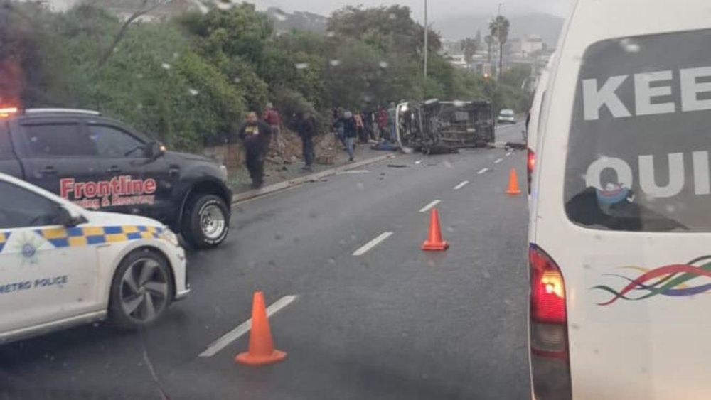 Woman killed, 13 injured in three-taxi crash in Cape Town - IOL