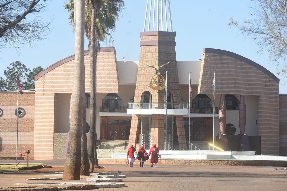 Modise brothers unite to oust ‘imposter’ Sandlana