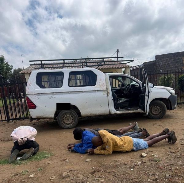 Four men arrested after stabbing motorist and taking his Hilux bakkie near Bloemfontein - IOL