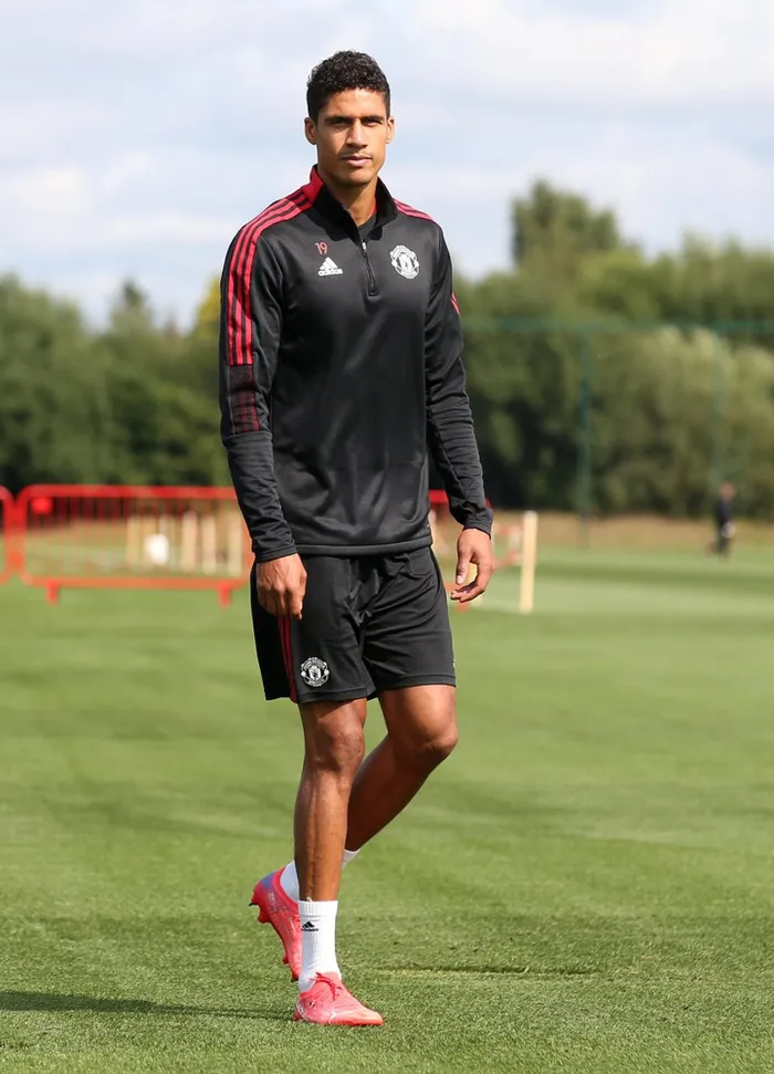 Man Utd's Varane, Cavani available for Southampton trip - Solskjaer