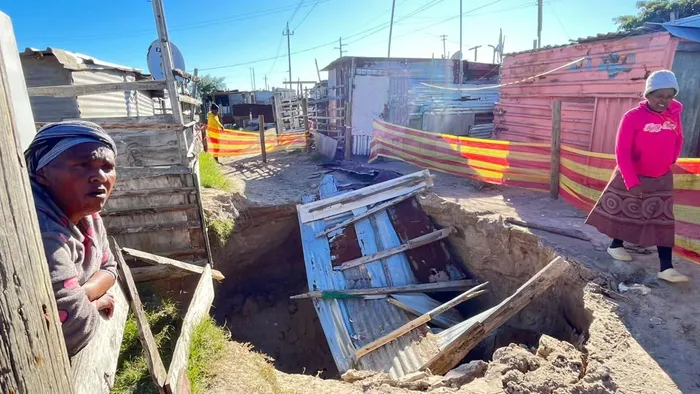 This is where a sand collapse nearly claimed the life of a five-year-old girl while she was visiting her aunt in Wetland, Khayelitsha. Residents say their quick response made the difference between life and death.
