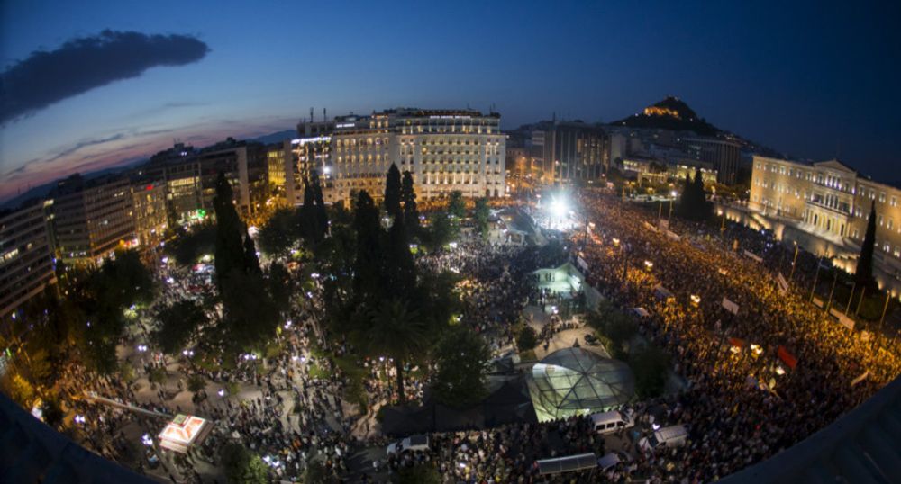 Greeks march ahead of referendum