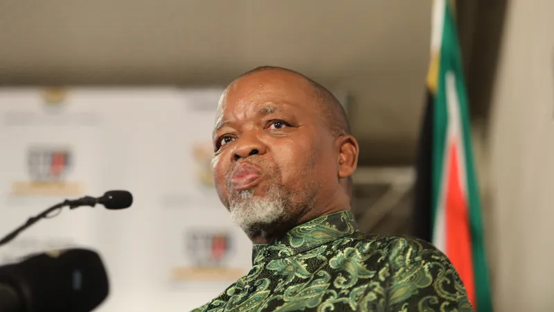 Minister Mantashe reassures South Africans of stable fuel supply amid global tensions