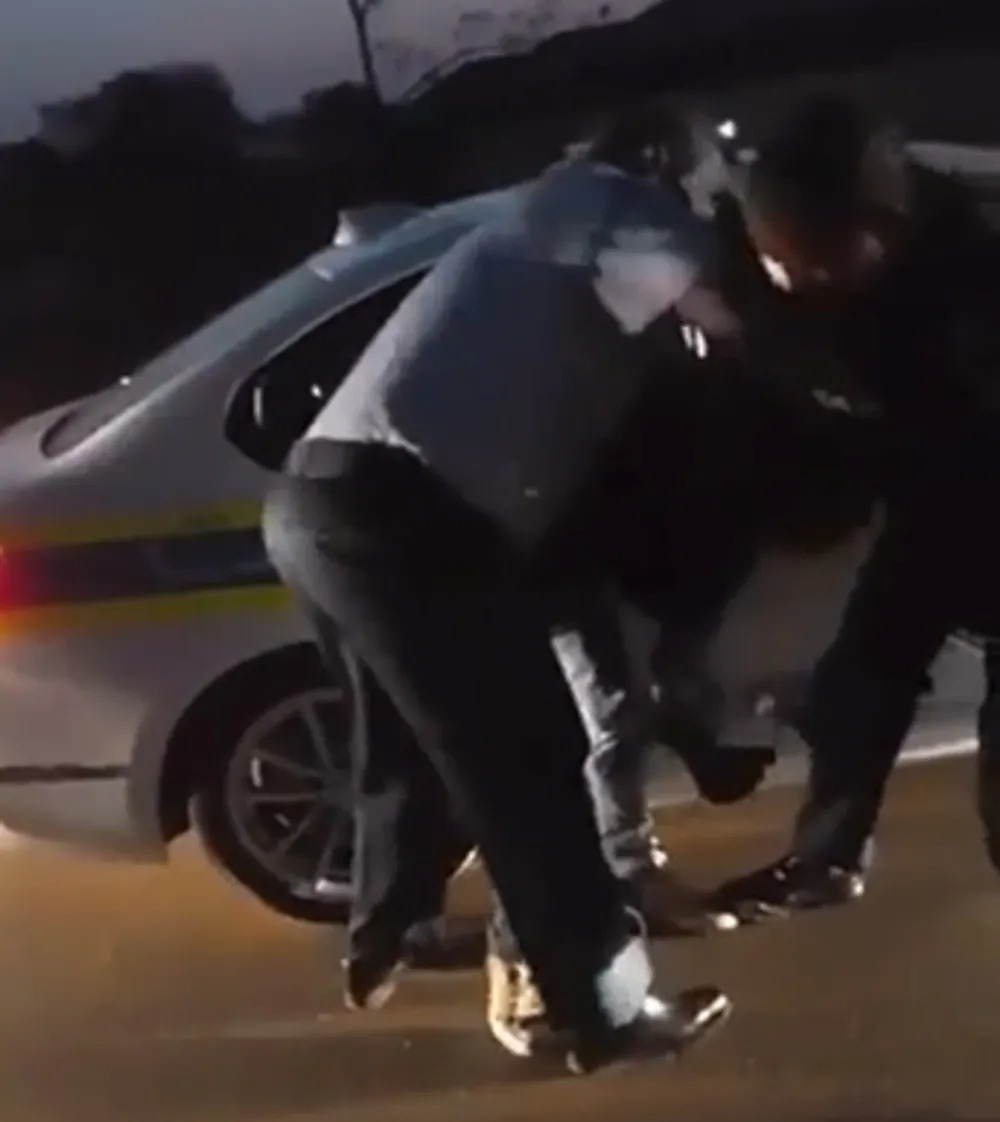 WATCH: Security guards arrested after assault on cops goes viral