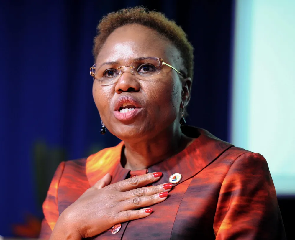 The Black Sash has called on the Social Development Minister Lindiwe Zulu to ensure that the R350 payments come at no costs to the grant recepients. 