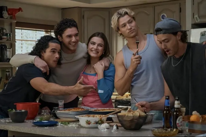'Off Campus' has become a sensation, captivating audiences with its blend of romance, emotional depth and relatable characters.