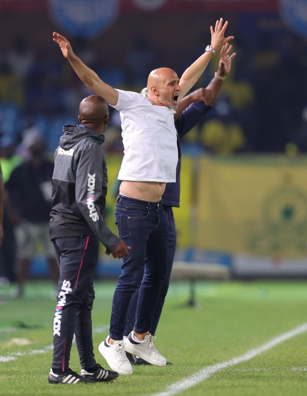 Miguel Cardoso warns Mamelodi Sundowns over CAF Champions League 'horror show' despite 3-0 lead