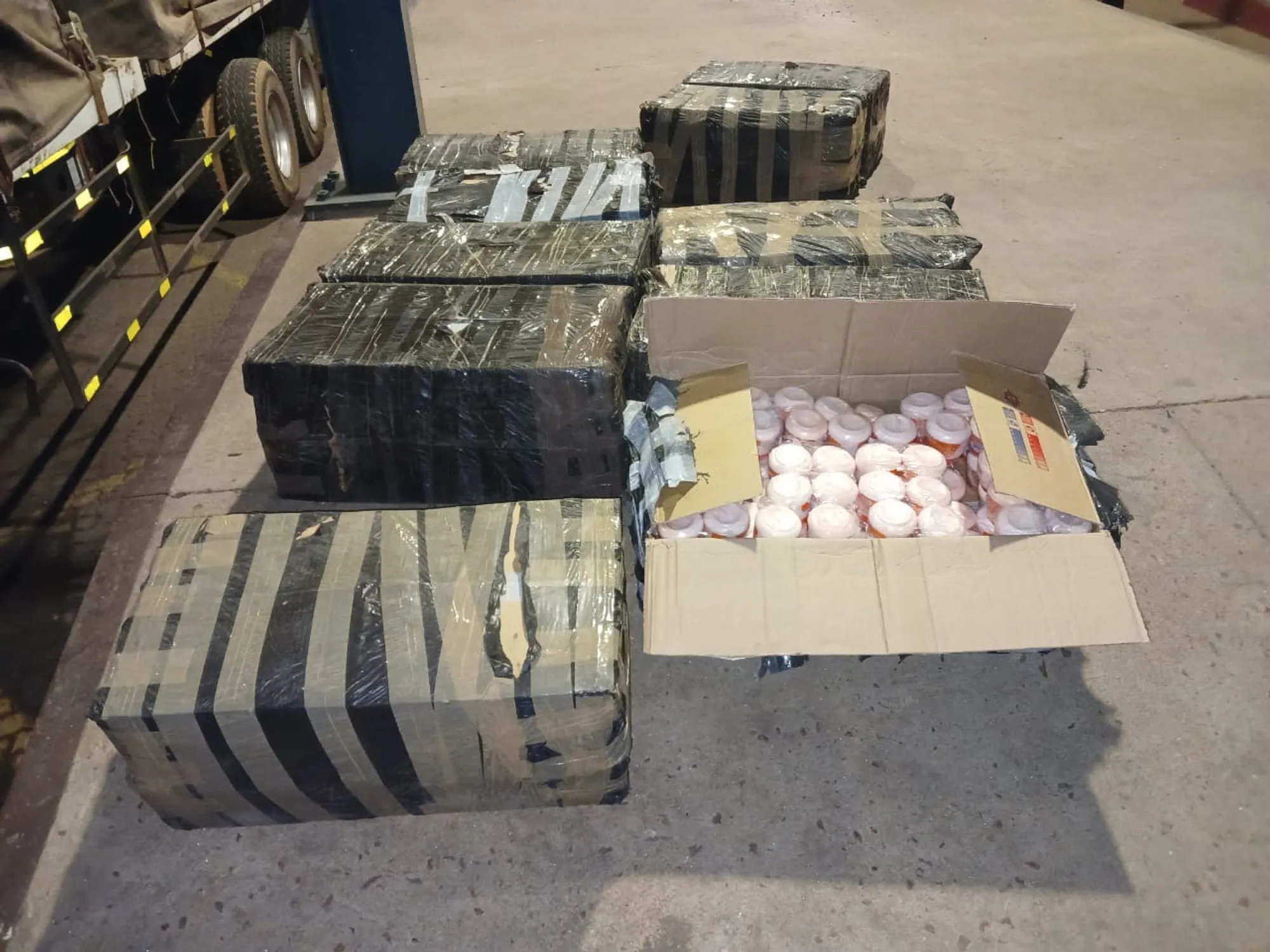 PICS: Bid to smuggle "significant quantity" of skin lightening creams to South Africa gets man arrested - Vimarsana News