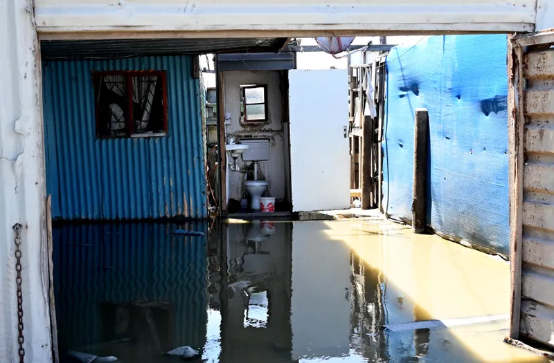 Extortion gangs demand R10 000 from City workers amid Khayelitsha sewage crisis
