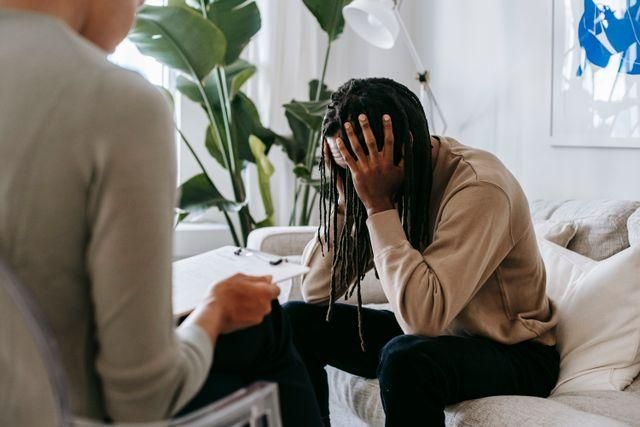Feeling overwhelmed? Here are 10 types of therapy and how to choose one