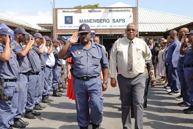 Detective bids farewell after four decades