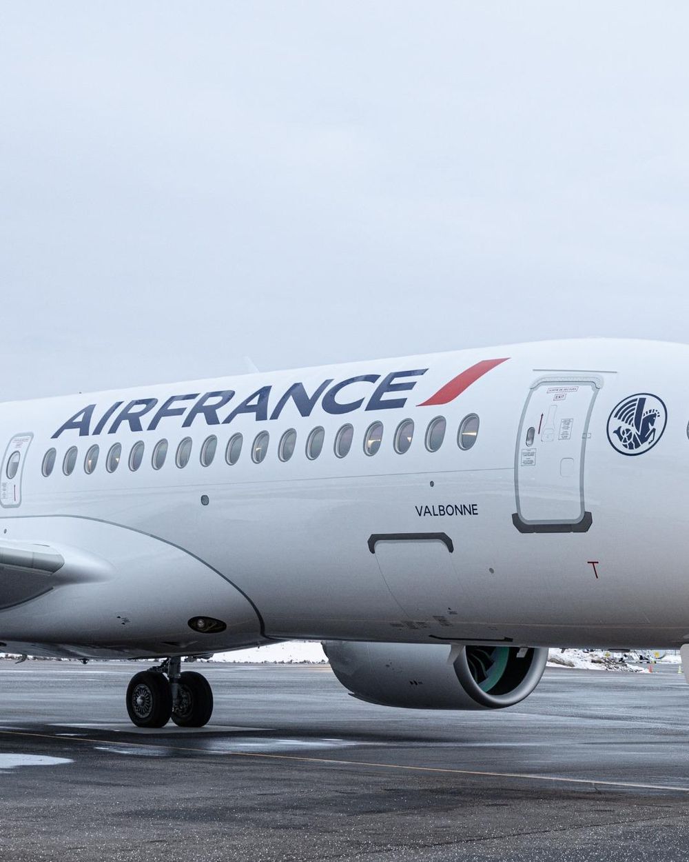 Air France extends Mideast flight suspensions to May 3