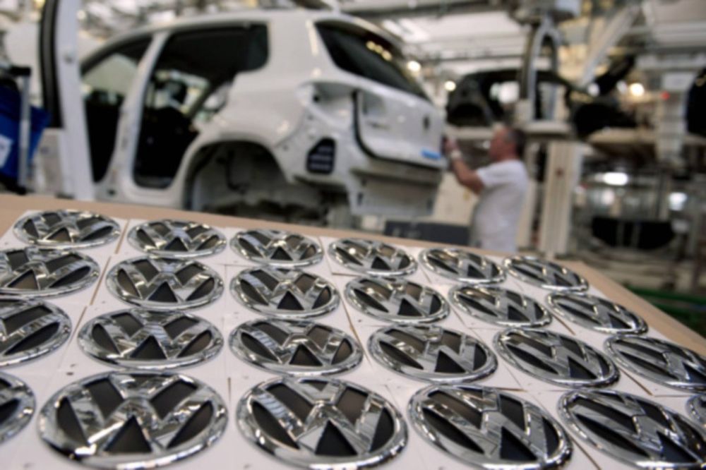 Volkswagen plans to turn German car factory into defence production hub ...