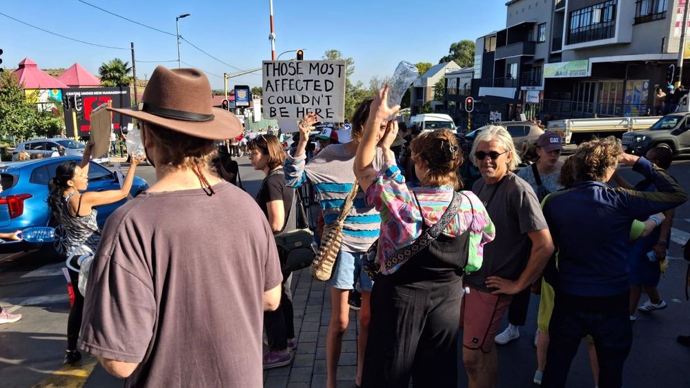 Johannesburg residents take to the streets as DA plans legal action against the city over water crisis