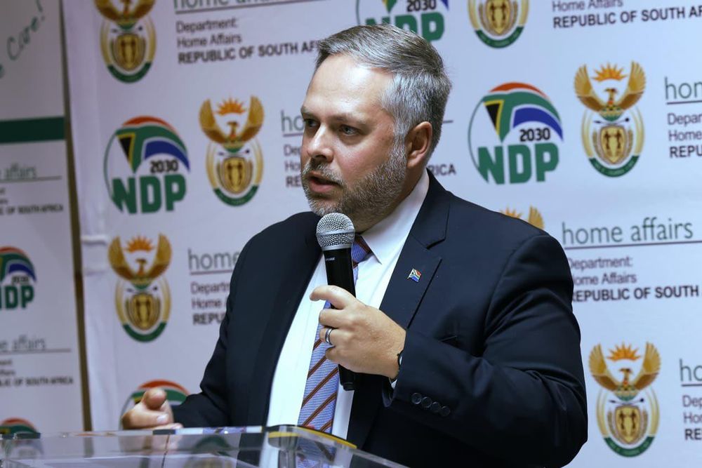 Minister Schreiber reveals 212 Home Affairs officials under investigation for corruption
