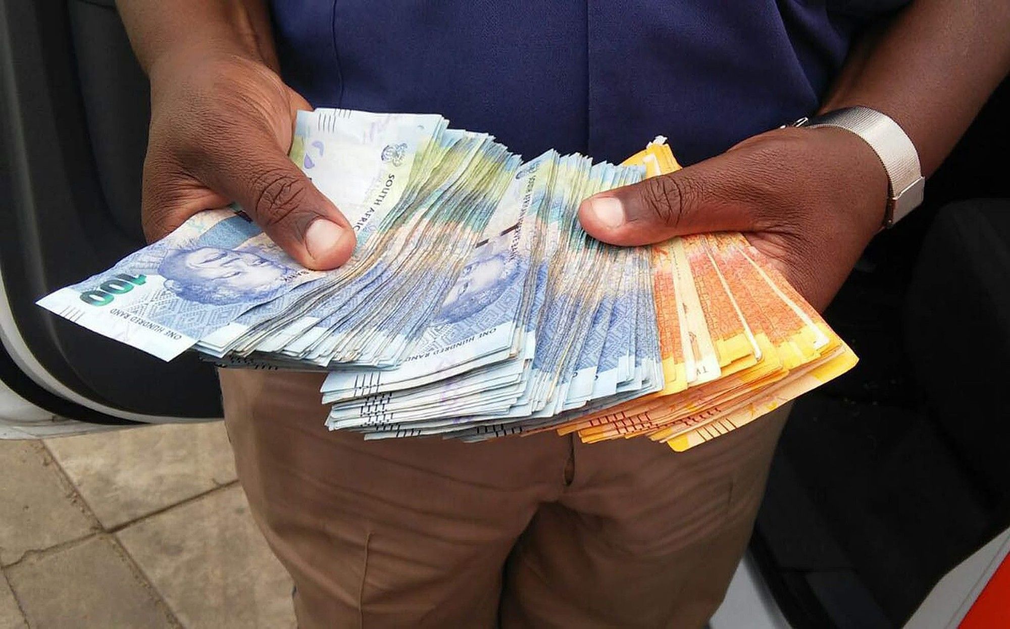 sextortion-pretoria-woman-bust-for-allegedly-demanding-r15-000-for