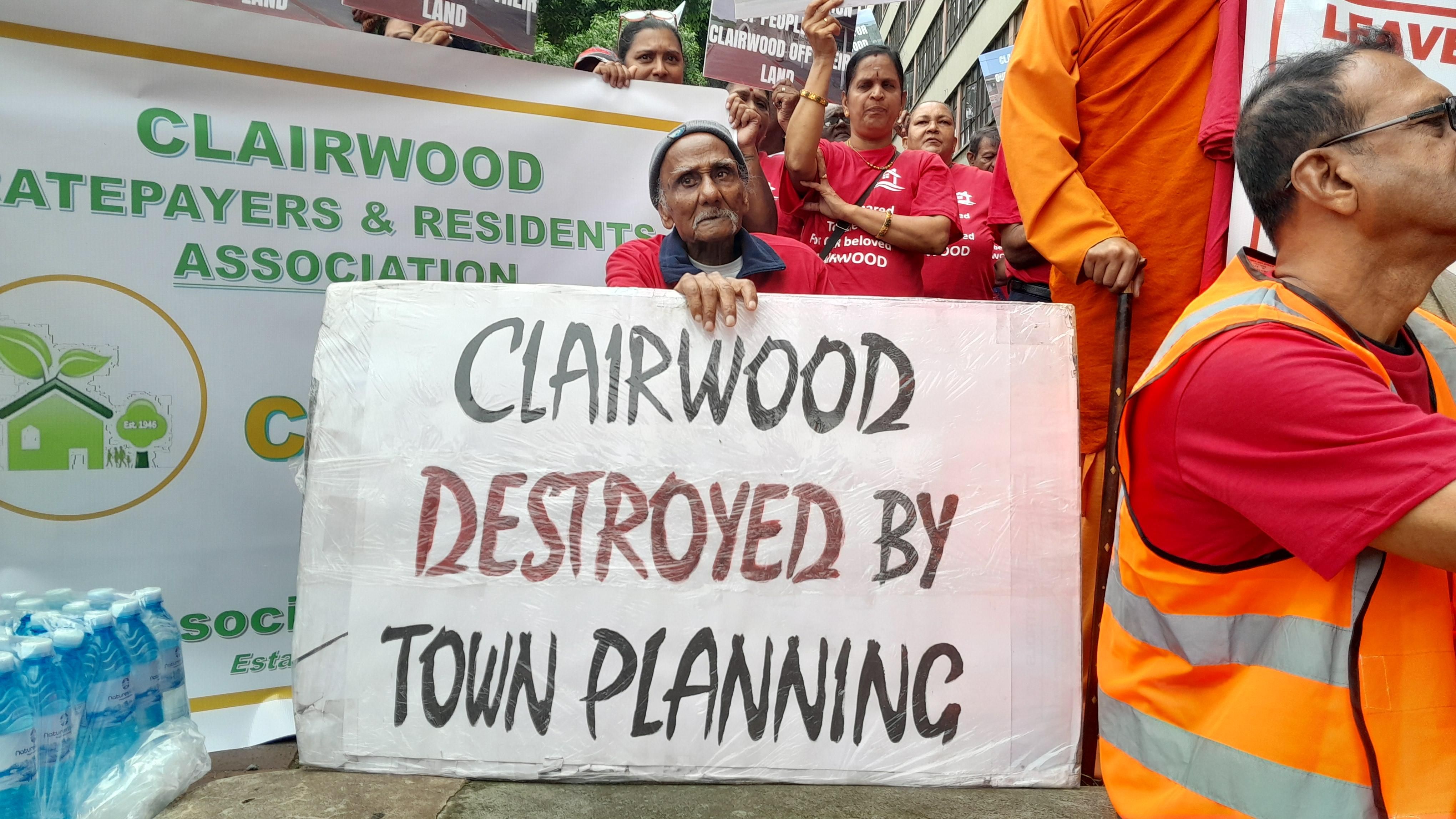 Residents learn about multimodal transport benefits in Clairwood meeting