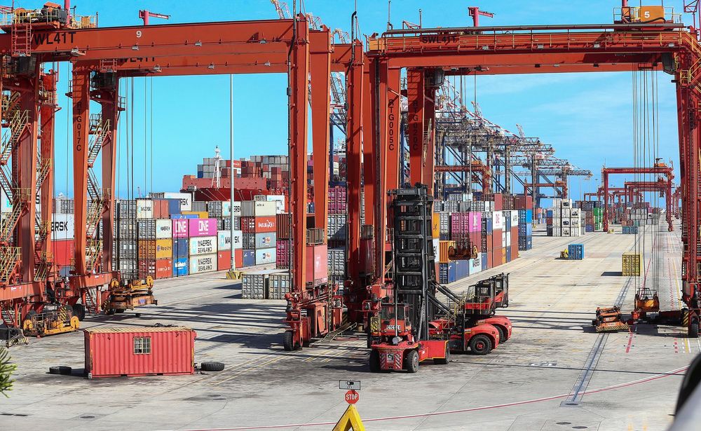 South Africa's GDP growth remains sluggish despite signs of recovery