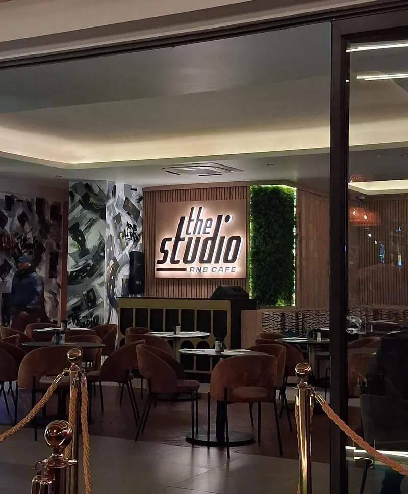 Steak, cocktails and 90s RnB: a night out done right