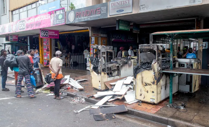 A fire broke out at a printing shop on Denis Hurley Street (Queen Streeet) in Durban’s CBD on Tuesday morning.
A flammable liquid is suspected to have been used, while the circumstances are under investigation.
