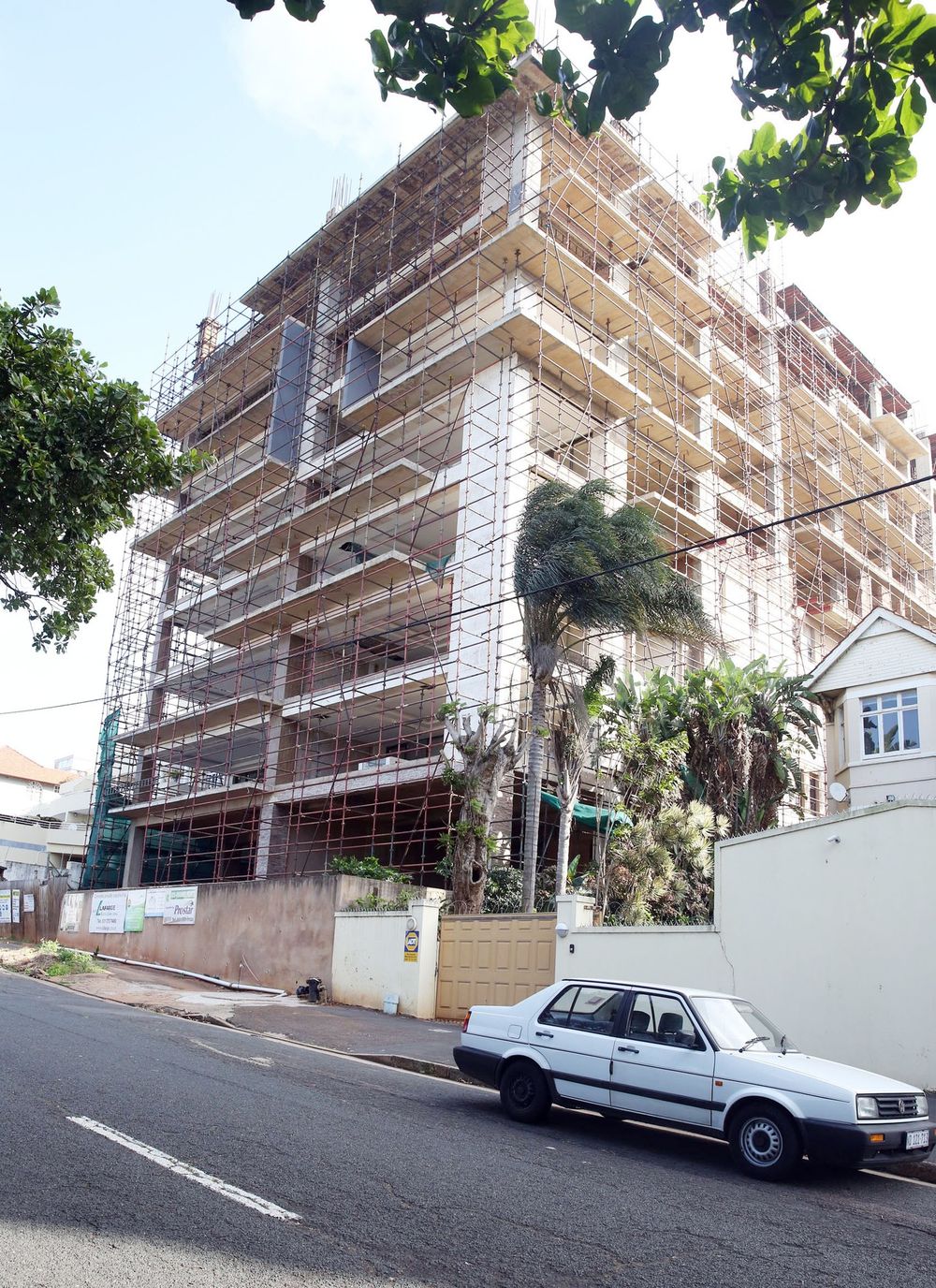 Currie Road building battle goes to next level
