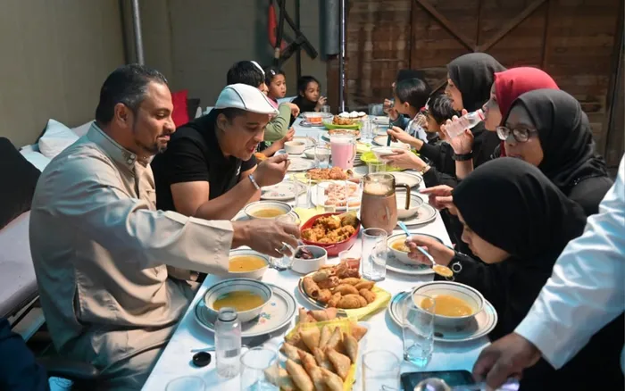 The month of Ramadaan will see the breaking down of any and all divides in the spirit of community and coming together for the fast-breaking dinner iftar. Picture: Ayanda Ndamane/African News Agency