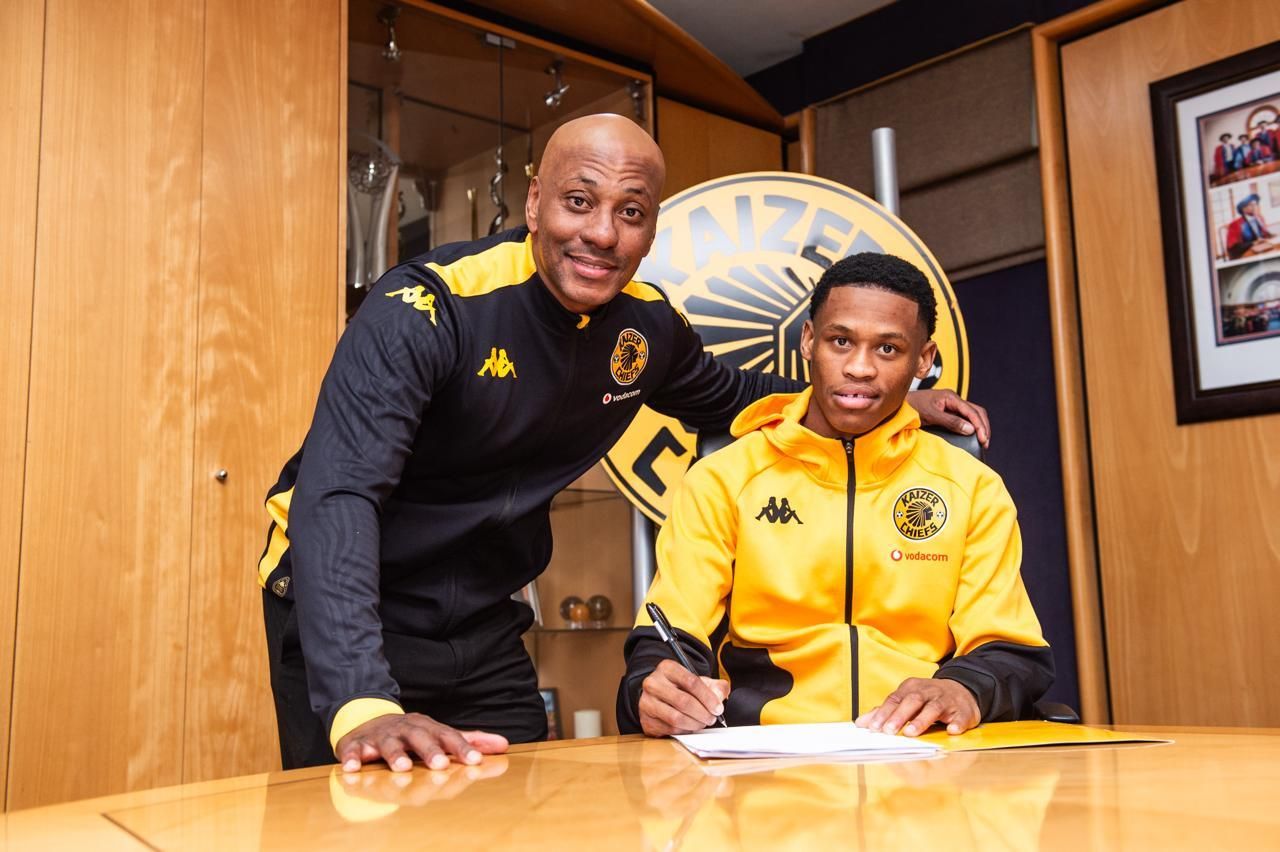 Cape Town Spurs turn to SAFA arbitration over Asanele Velebayi’s free-agent-ruling