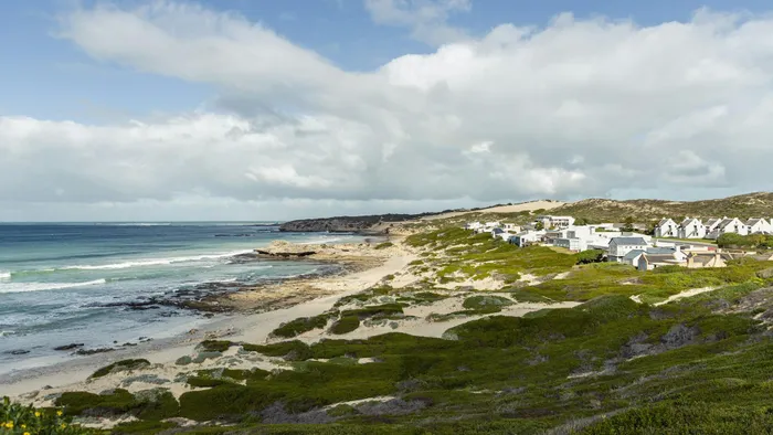 Known for its turquoise waters and the iconic white-washed cottages of Kassiesbaai, this village becomes a sanctuary when the cold sets in.