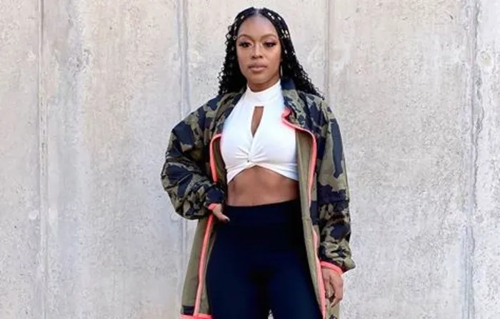In the past few weeks, the star has been showing off her “rocks hard” abs and we are loving it. Picture: @nomzamo_m/Instagram
