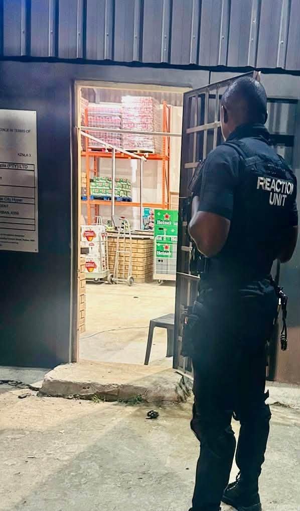 WATCH: Armed gang targets Phoenix, Tongaat and Ballito liquor stores, stealing e...