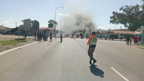 Eskom faces backlash as Elsies River residents protest days without electricity