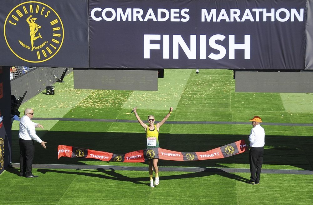 Comrades 2026 : Gerda Steyn vise un cinquième titre historique sur le parcours montant de Durban à Pietermaritzburg