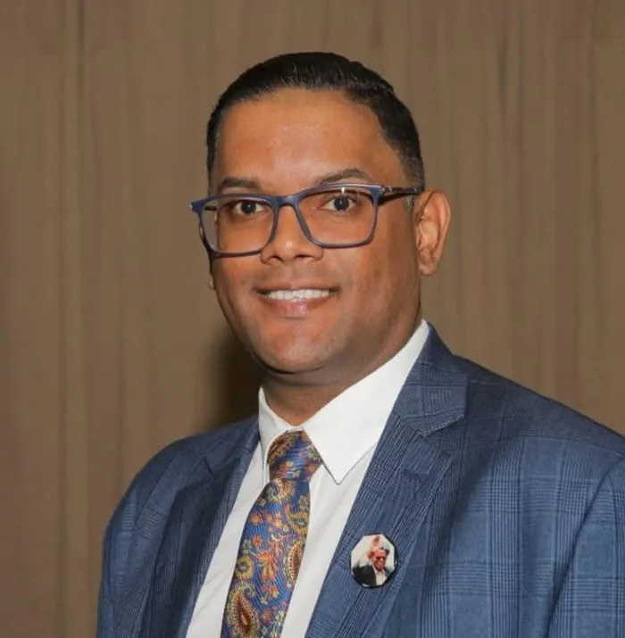 Dr. Jonathan Annipen  
