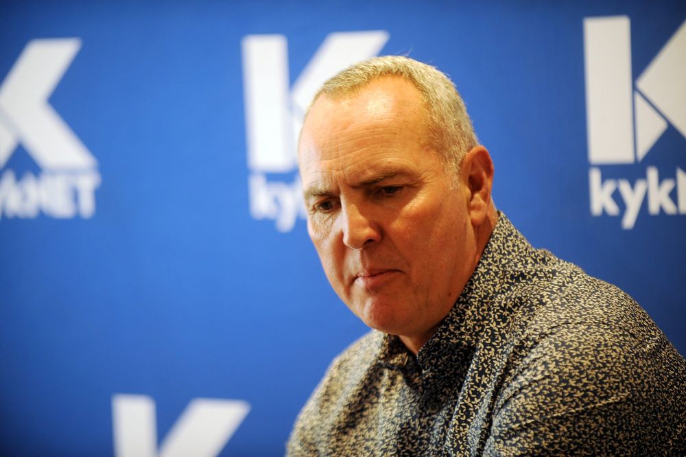 arnold vosloo height