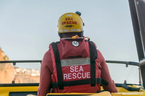 Heroic rescue: 78-year-old woman revived after cardiac arrest at hotel pool