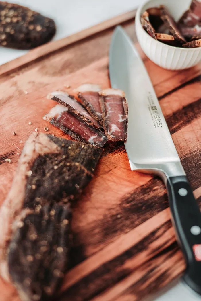 With a little patience, good-quality beef and a simple spice blend, you can produce traditional South African biltong without investing in specialised equipment. 