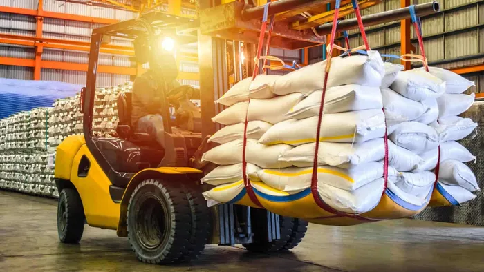 The report finds that Africa’s trade profile remains heavily dependent on exports of raw materials, including agricultural commodities, oil, gas and minerals, while imports continue to be dominated by manufactured goods, machinery and other value-added products.