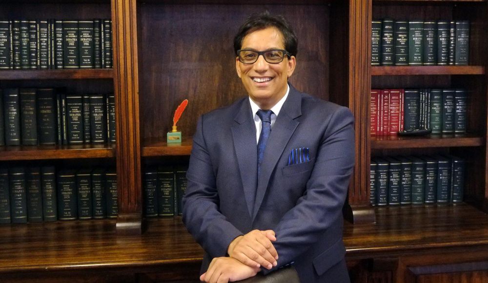 Iqbal Survé Bursary Trust opens applications for South African students - IOL