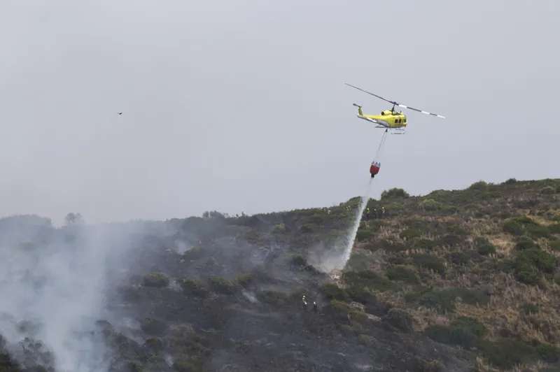 Firefighters combat blaze in Hout Bay and Camps Bay
