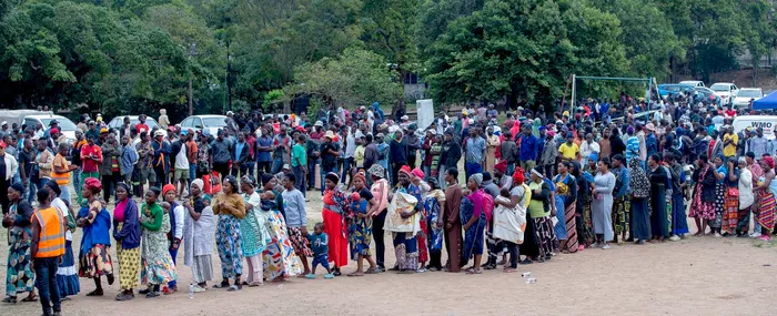Chairperson of the Inter-Ministerial Committee on Migration (IMC), Mmamoloko Kubayi has revealed that the government needs more than 1,000 buses to repatriate more than 5,000 Malawians in Sherwood Durban.