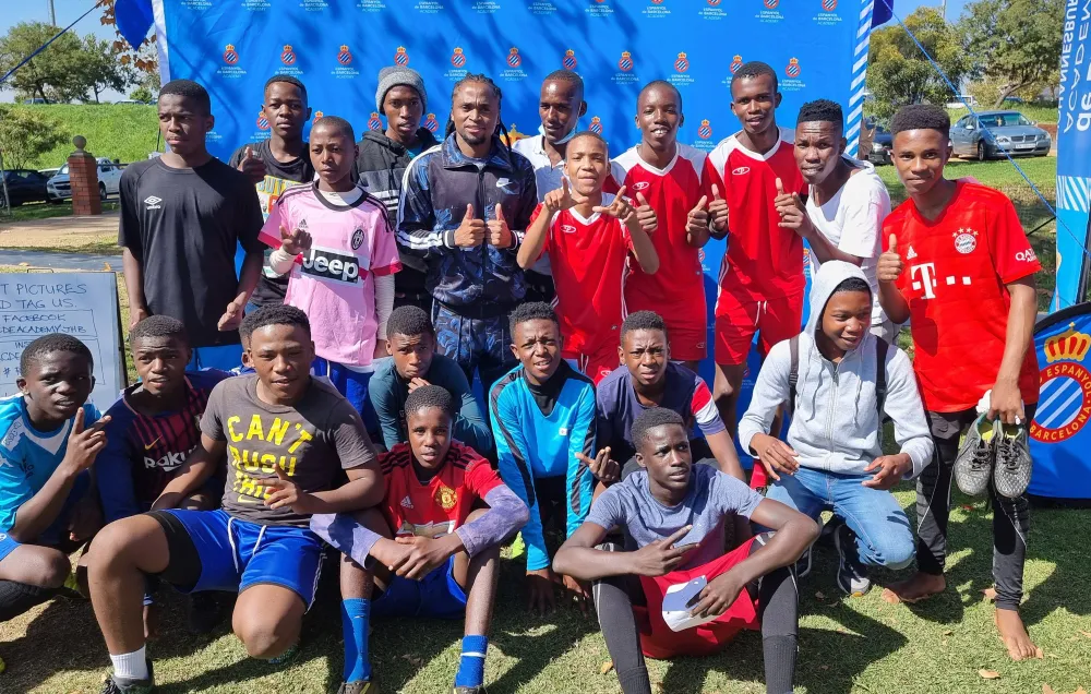 Bafana legend, Siphiwe Tshabalala, addressed the youngsters who participated in the RCD Epanyol Academy trials in Johannesburg