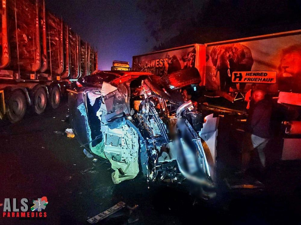 Zimbabwean truck driver dies after crashing into six trucks and five ...