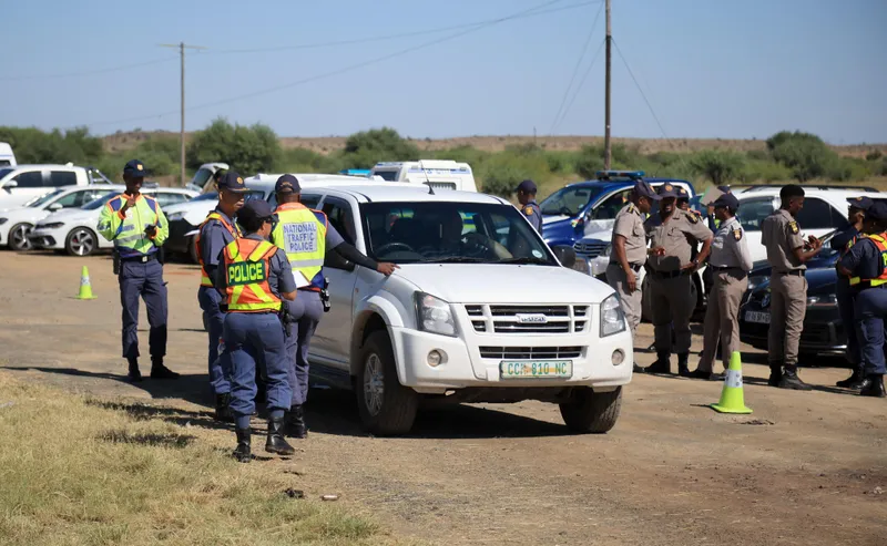 Deputy Minister monitors road safety campaign closure in Northern Cape