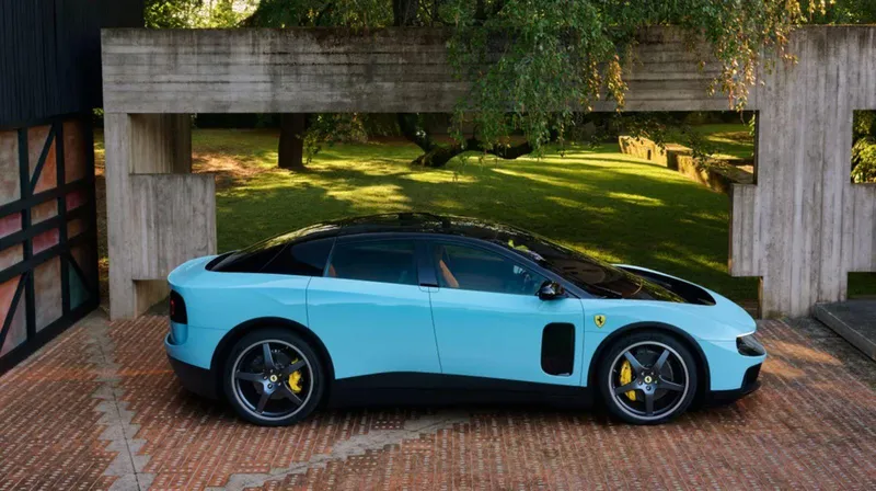 Ferrari Luce exterior