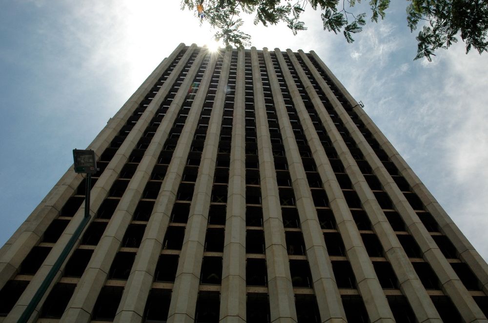 Le Parlement soulève des inquiétudes concernant la réhabilitation de Telkom Towers à 2,2 milliards de Rands